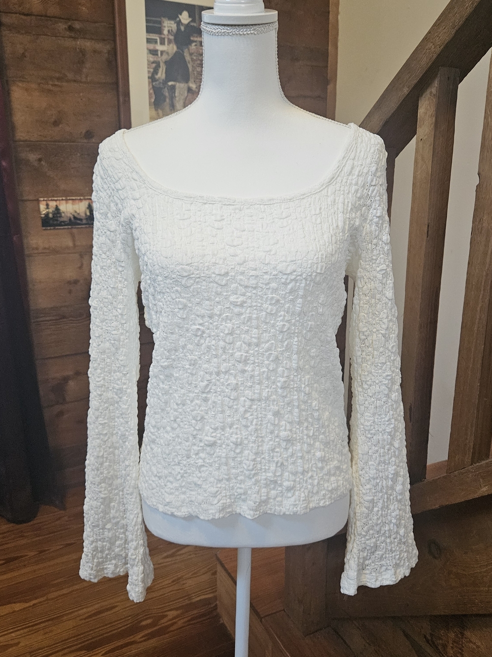 Old Navy White Textured Long Sleeve Scoop Neck Top
